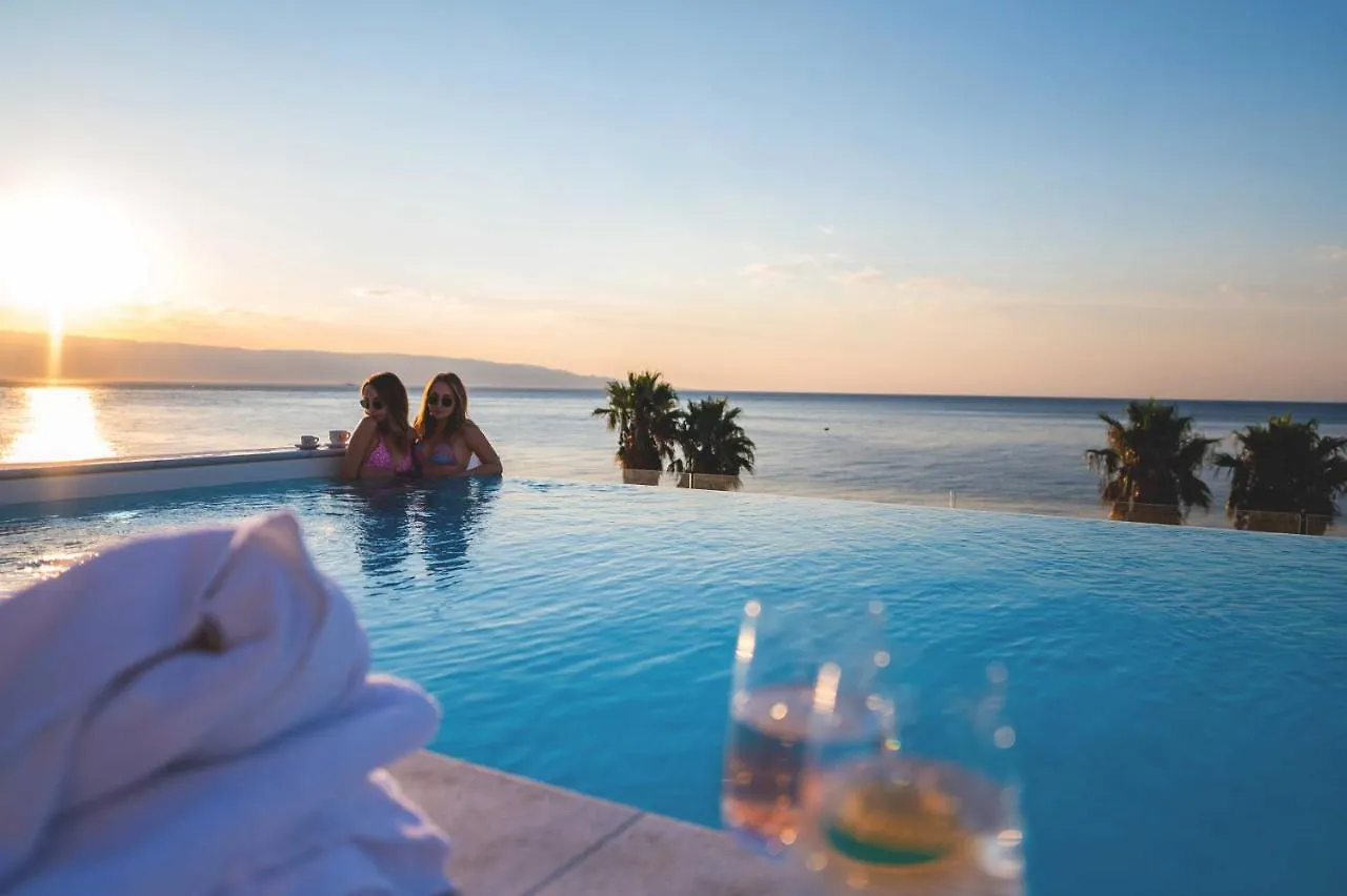 Hotel Marino Wellness Alì Terme 3*,  Italien
